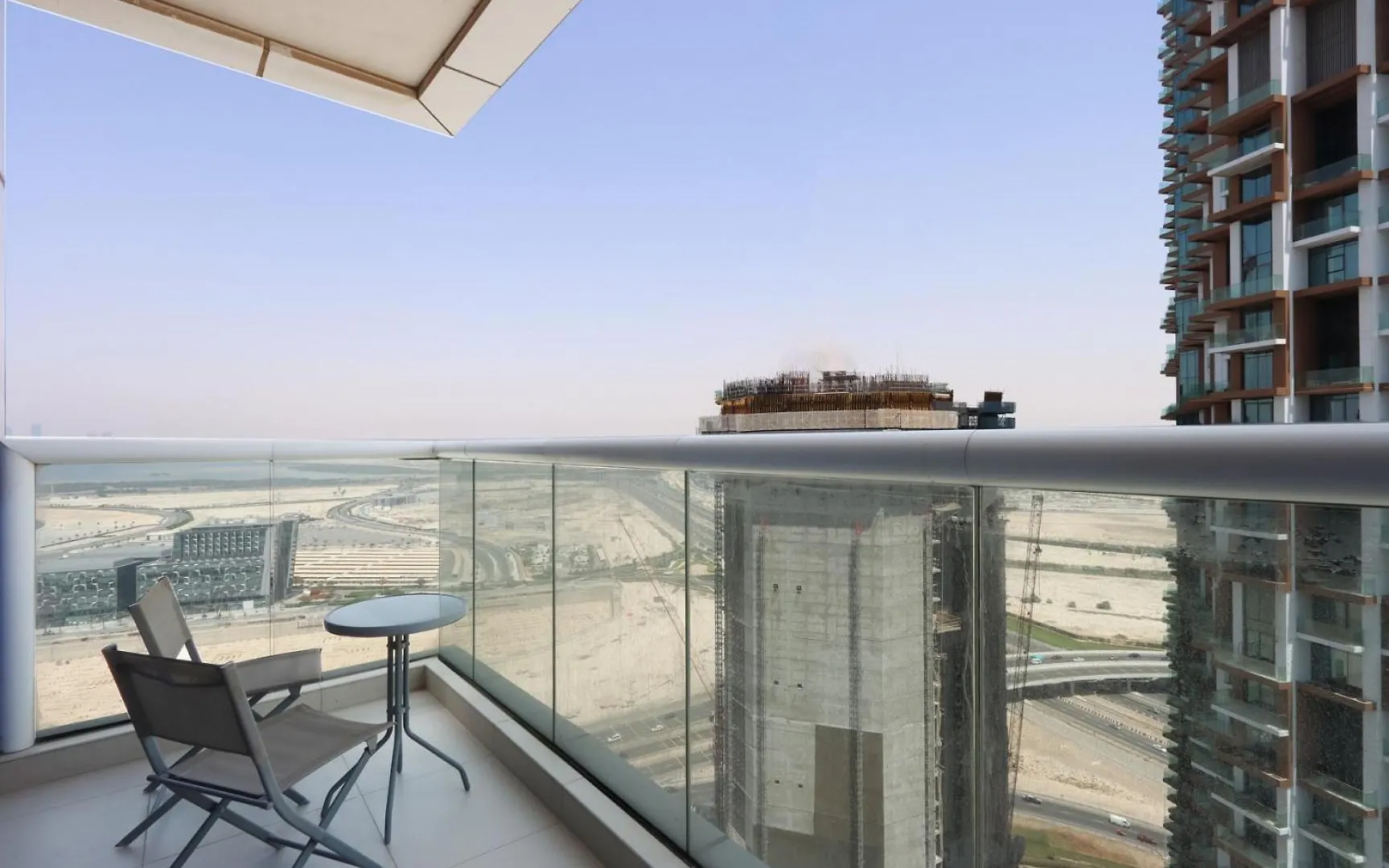 Apartment Stylish 2Br Paramount Apt Near Downtown Dubai