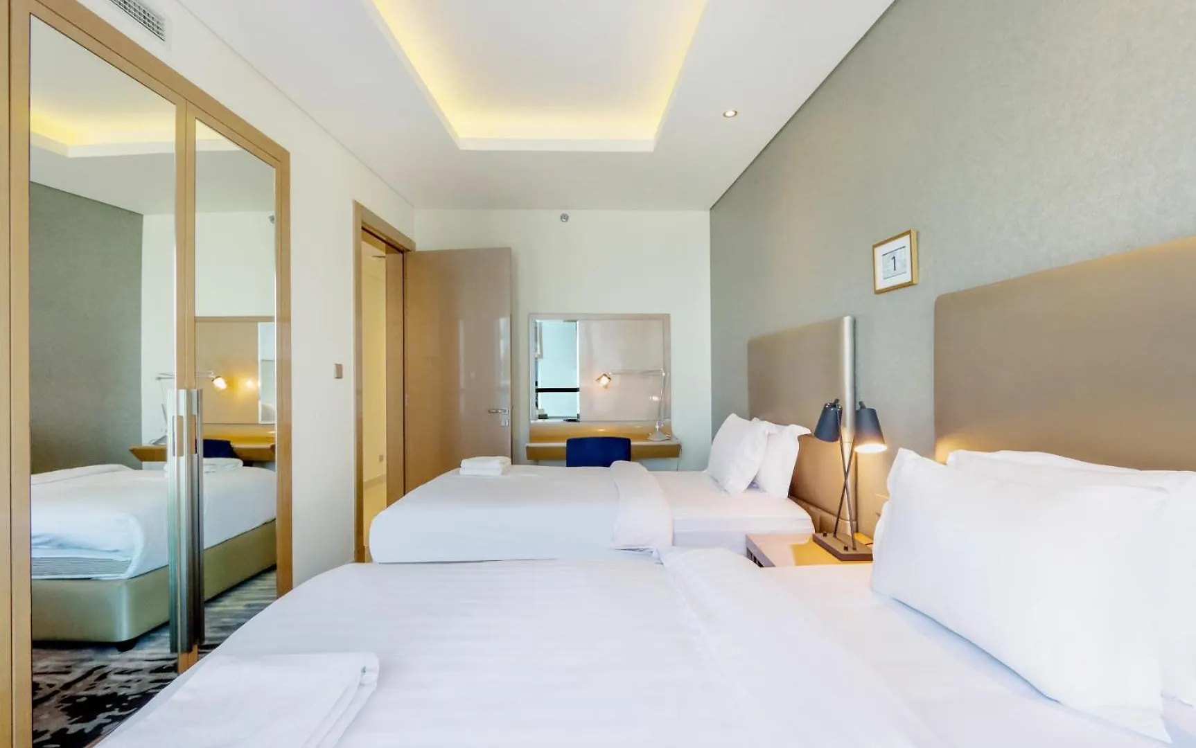 Apartment Stylish 2Br Paramount Apt Near Downtown Dubai